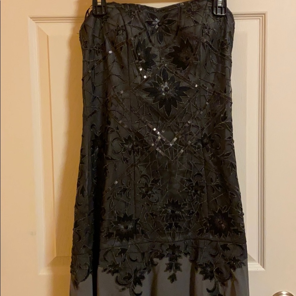 Sue Wong
Grey/Black Nocturne Formal Dress - Picture 6 of 6